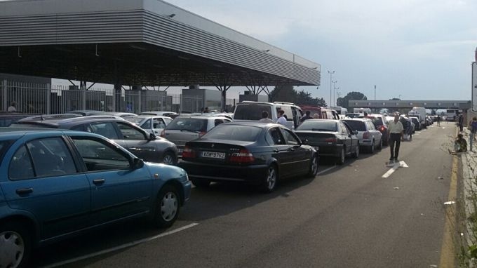 Колони от автомобили на граничния пункт Капитан Андреево преди новите мерки на Турция