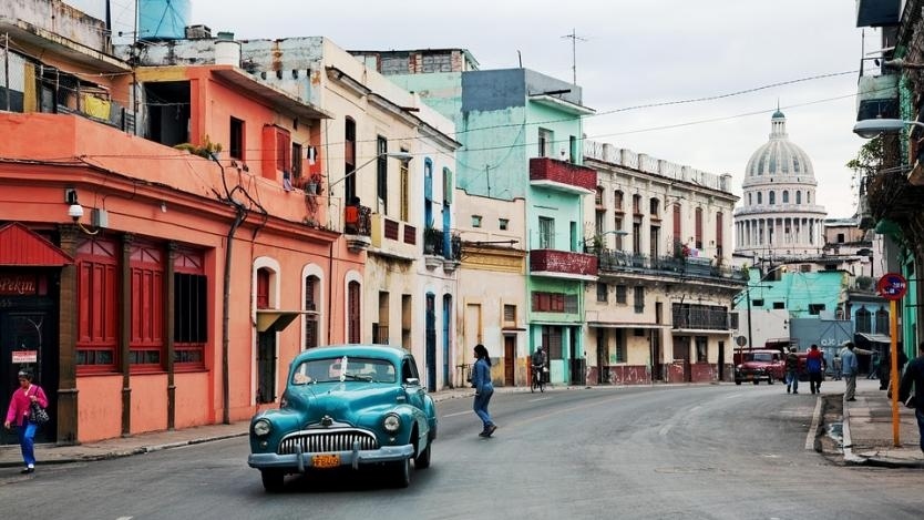 Куба затяга ограничителните мерки заради рекорден брой заразени