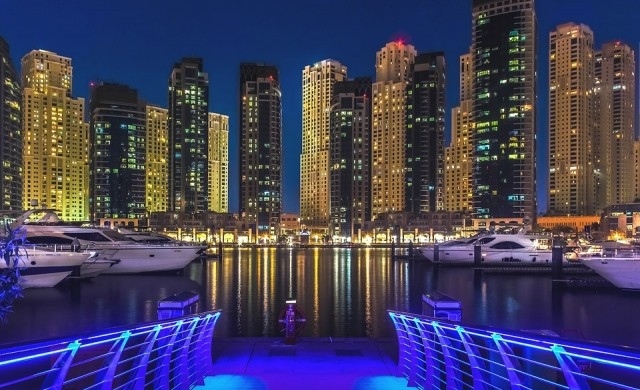 Плаващ курорт строят в района на марината в Дубай 