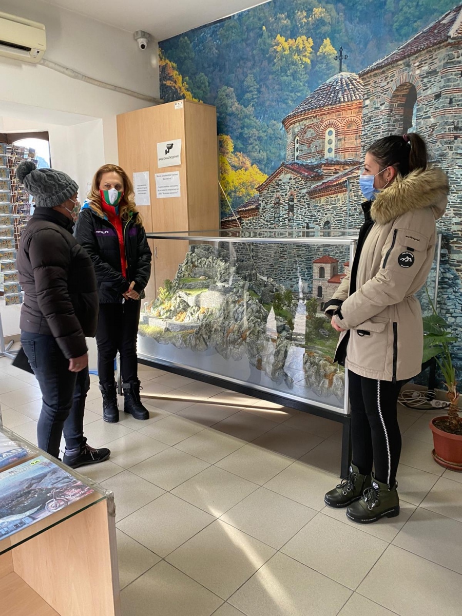 Вицепремиерът Марияна Николова посети Асеновата крепост