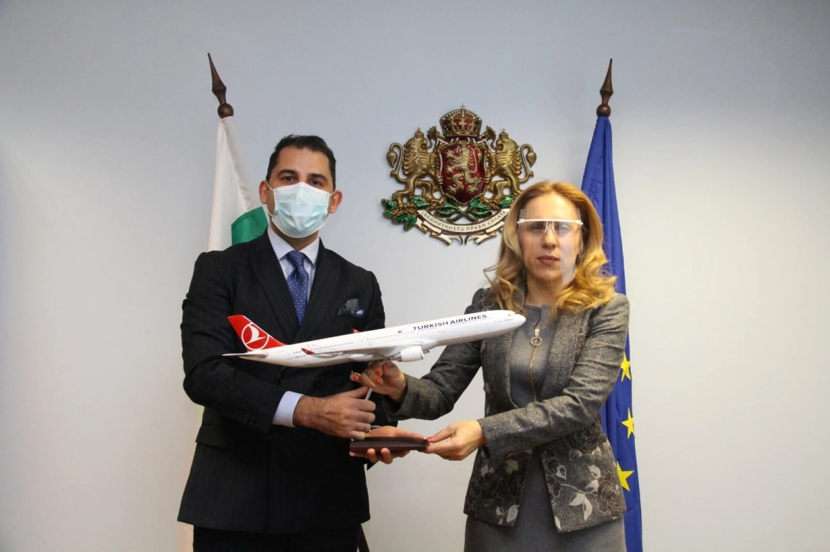 Марияна Николова разговаря с директора за България на Turkish Airlines