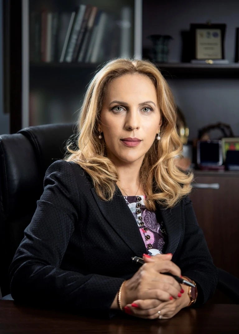 Марияна Николова поиска отпадането на PCR тестовете за влизането в България
