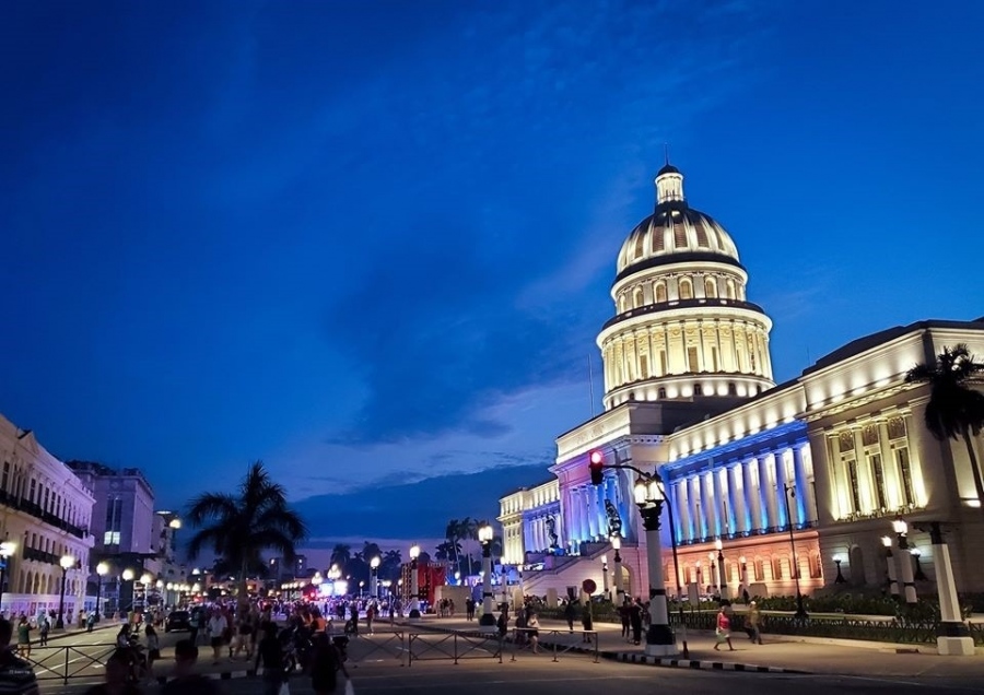 Куба затяга ограниченията за туристи заради коронавируса