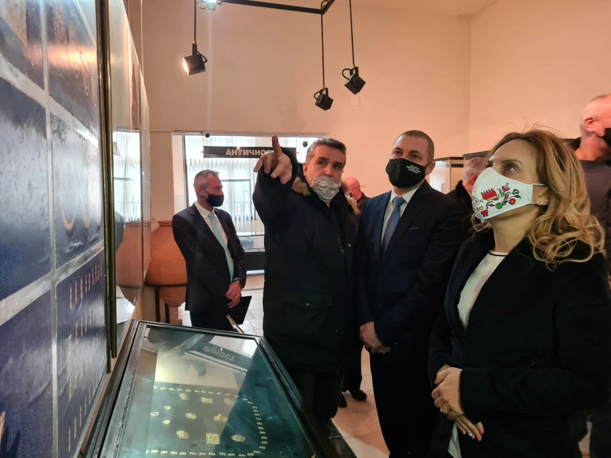 Марияна Николова започва кампания за популяризиране на културно-историческия туризъм