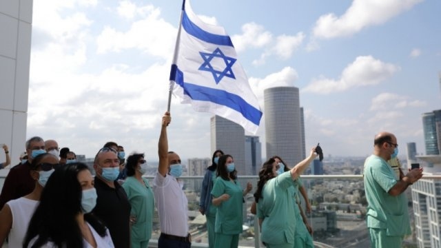Израел първа в света сваля ограниченията