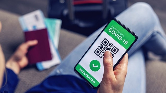 Великобритания пуска COVID апликация за пътувания