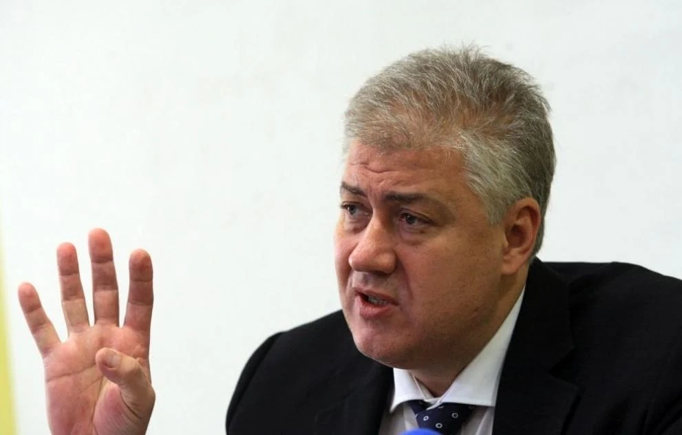 Професор Балтов предлага затваряне на заведенията