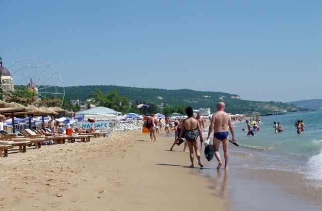 БХРА: Чадърите и шезлонгите на плажа трябва да са безплатни