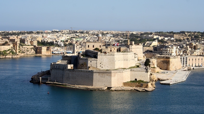 Малта ще дава по 200 евро на туристите