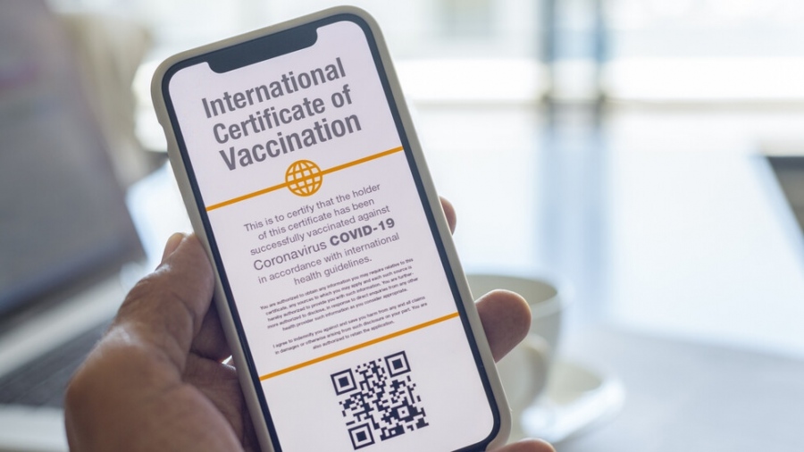 Освен ваксинационен сертификат пристигащите в България трябва да имат и PCR тест