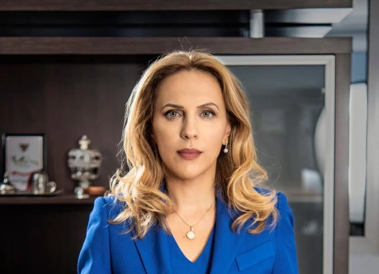 Марияна Николова разпореди проверка на морски плаж Смокиня