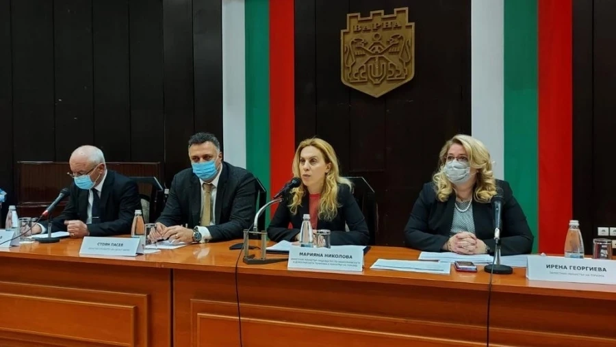 Съюзът на хотелиерите в Златни пясъци: Незабавно да започне издаването на визи 