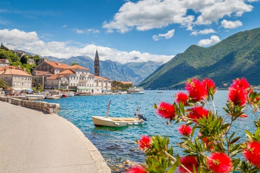 Черна гора ще поема разходите на туристите с COVID