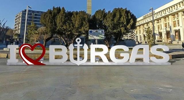 Бургаската туристическа камара иска дипломатичност от новата министърка