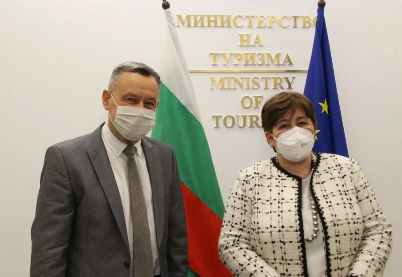 Министър Балтова се срещна с посланика на Украйна