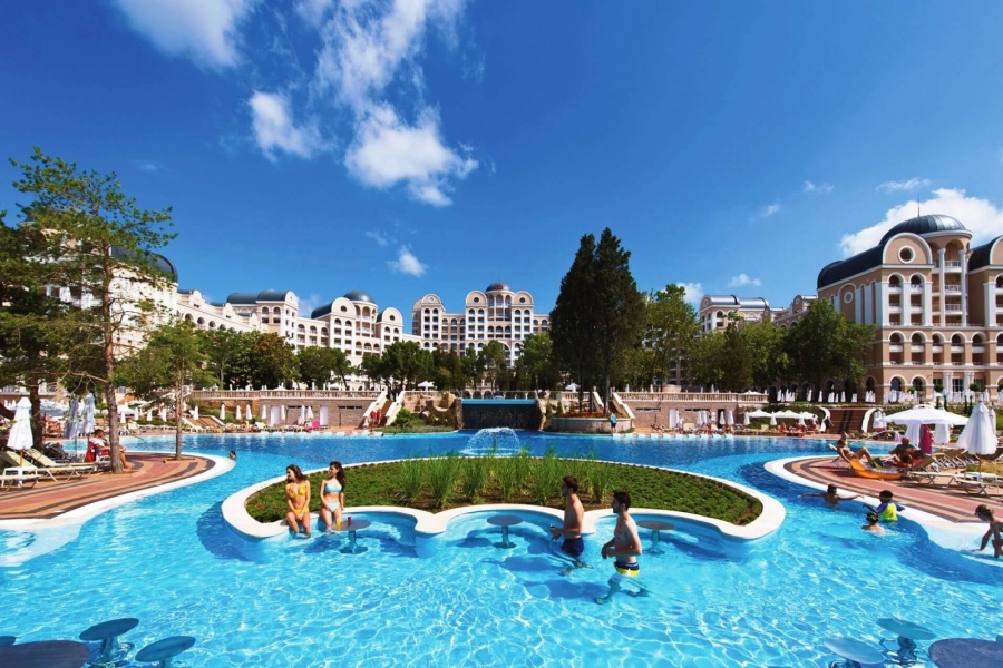Хотелите RIU в Свети Влас отварят за летния сезон