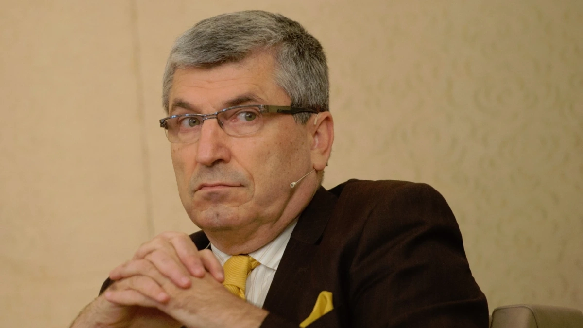 Илиян Василев: Скапалите Слънчев бряг като скакалци минават към южното Черноморие