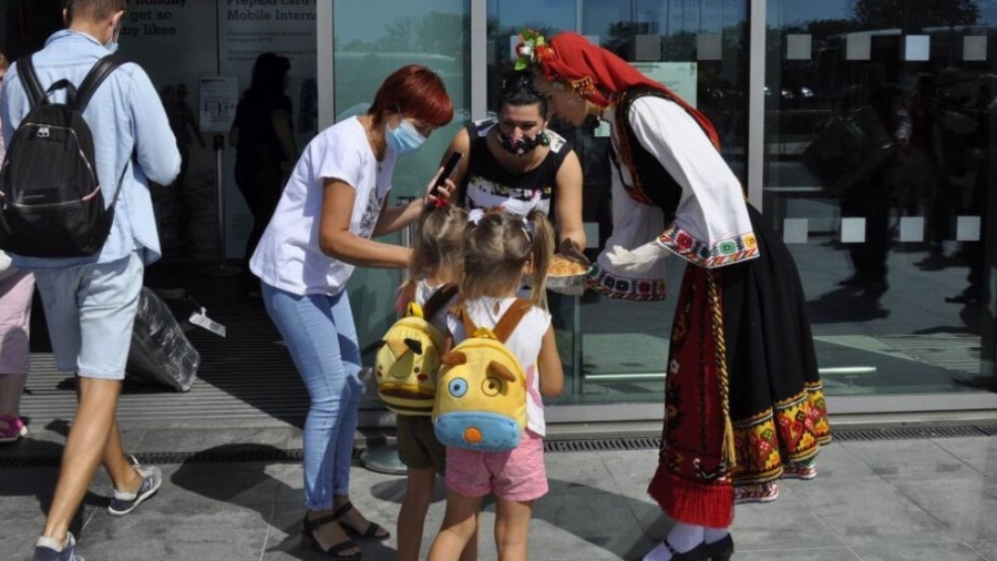 Румъния спира транзита на украинските туристи за България