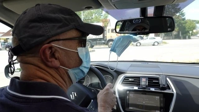 Маските в автомобилите в Гърция остават задължителни 