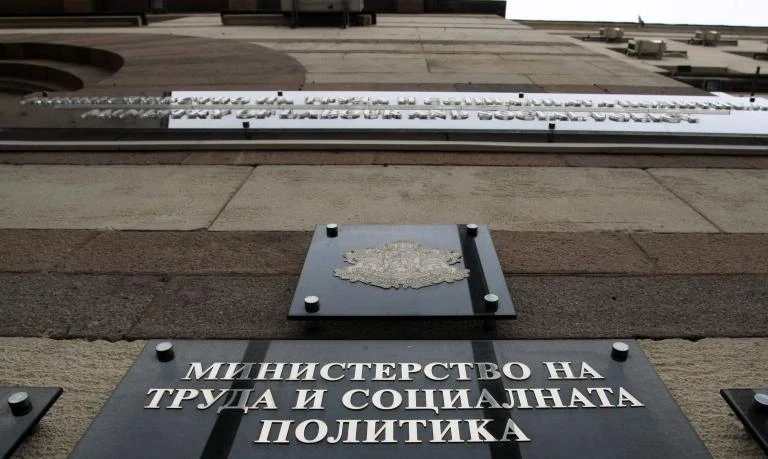Социалното министерство бави мерките за хотелиерите 