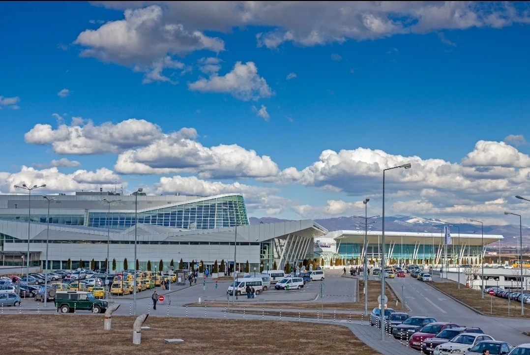 Авиокомпания Таром отново свързва  София и Букурещ