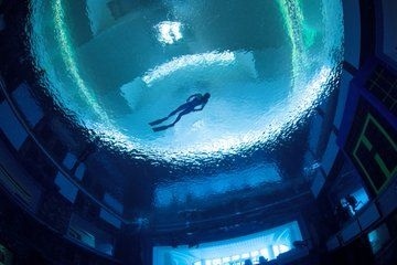 В Дубай откриха най-дълбокия басейн в света