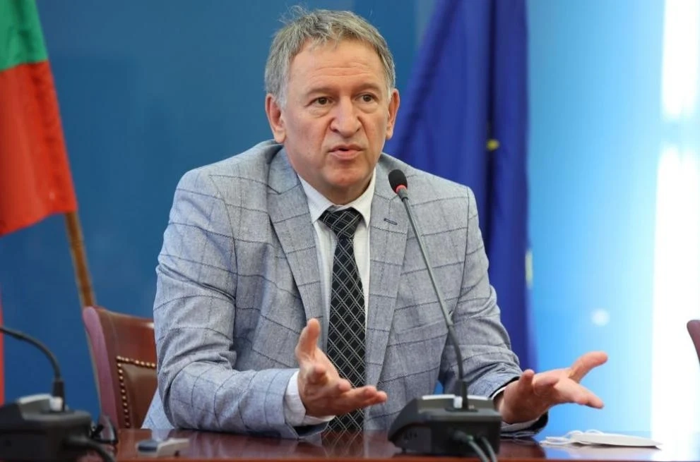 Кацаров издаде три нови заповеди за влизането в страната
