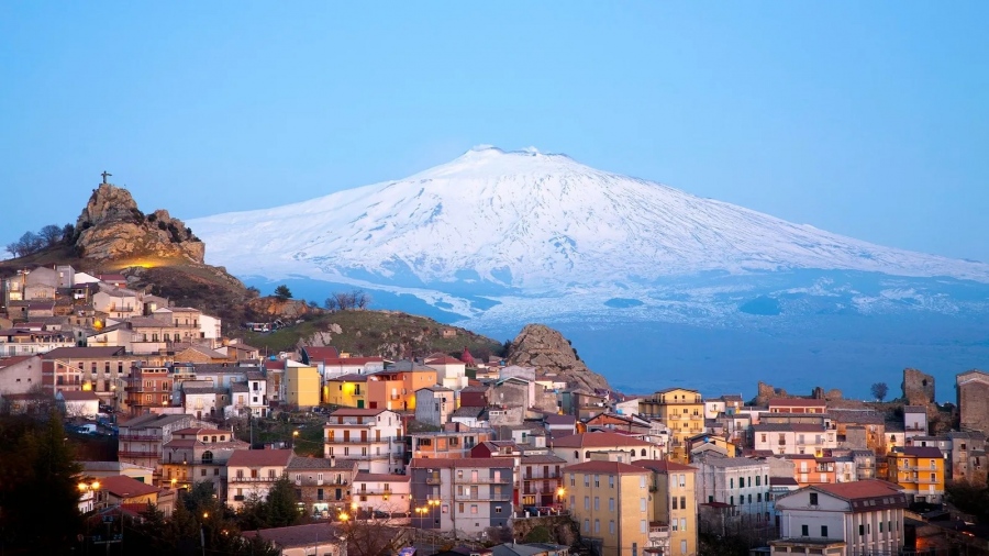 Вулканът Етна продължава да нараства