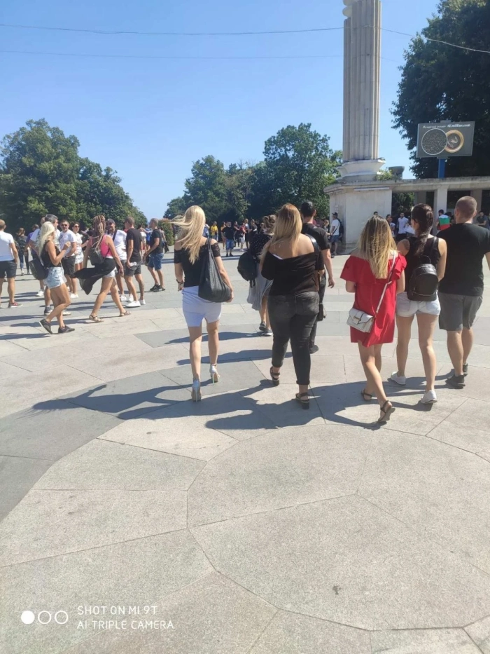 Собствениците на заведения във Варна излязоха на протест 