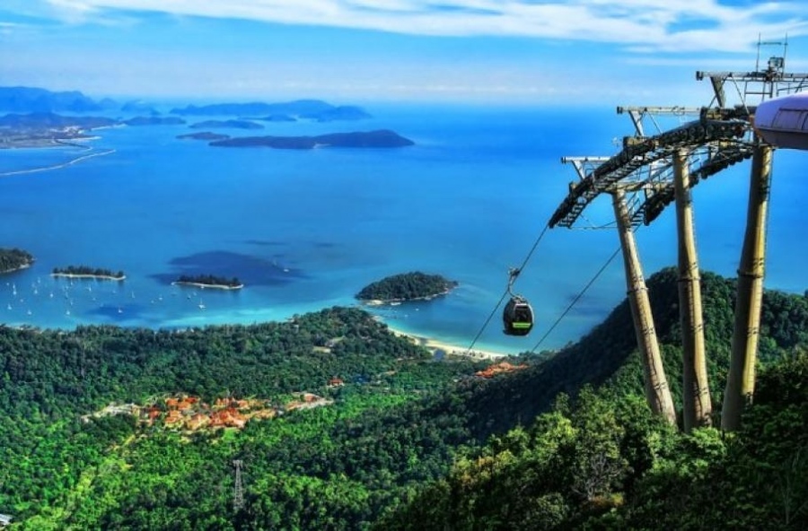 Малайзийският остров Лангкави се отваря за местни туристи