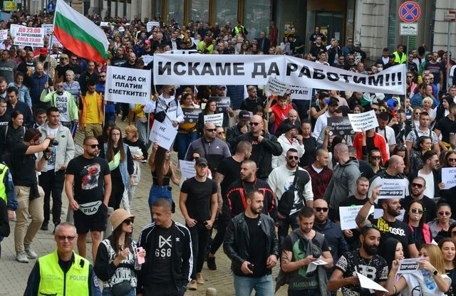Автобусните превозвачи излизат на национален протест във вторник