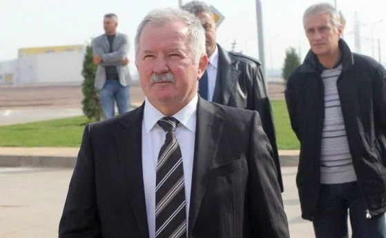 Един от най-богатите българи Цоло Вутов ще строи СПА комплекс от къщи в селото Баня