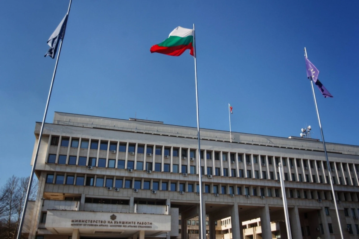 МВнР създава мобилно приложение в помощ на българите зад граница