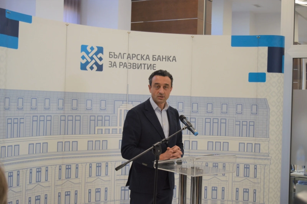 Министър Лорер: ББР ще подпомага малки и средни фирми за сметките за ток