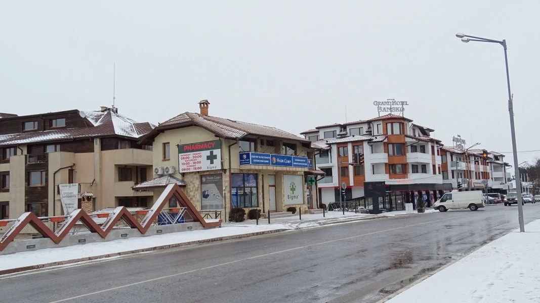 Стотици руски туристи са блокирани в Банско заради отменените полети