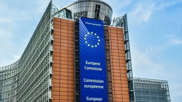 Еврокомисията предлага украинските бежанци да имат право на престой и работа в ЕС до 3 години