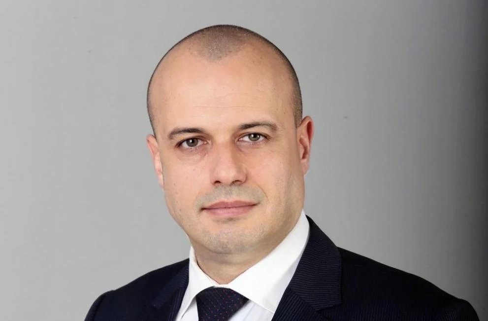 Министър Проданов пусна заповедта за помощите в туризма от 30 млн. лв.