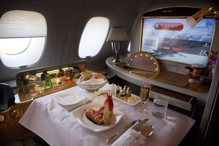 Emirates ще подобри услугите и обслужването в самолетите си