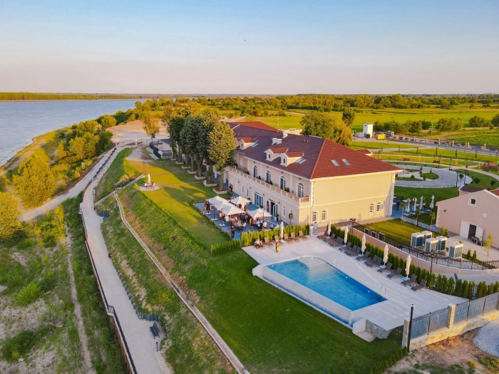 Винарска изба Bononia Estate Winery край Видин отвори луксозен хотел