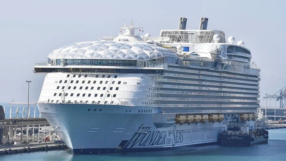 SpaceX ще доставя сателитна връзка за флотилията на Royal Caribbean