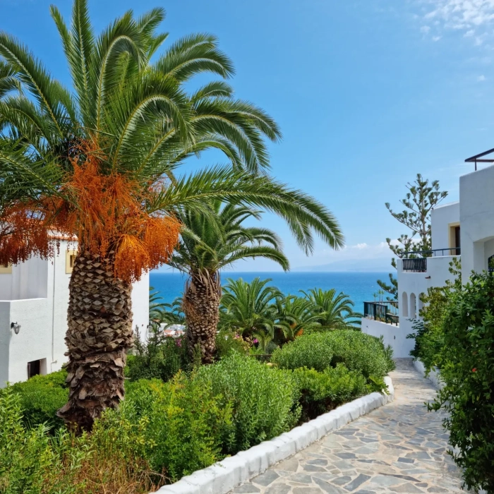 Хотел Hersonissos Village на Крит впечатлява българите с уникални гледки