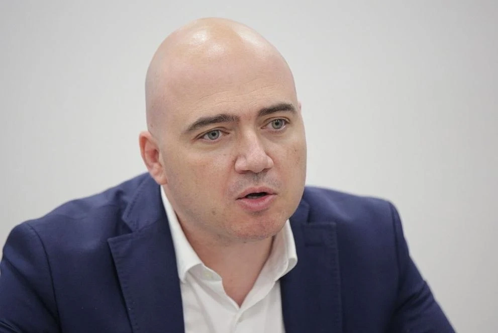 Илин Димитров: Държавните бази са хотели, не водим бежанците на лошо място