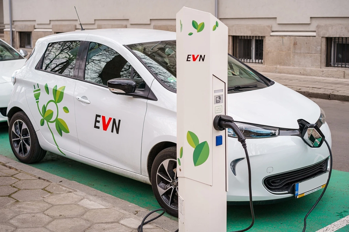 EVN откри в Пампорово бързозарядна станция за електромобили