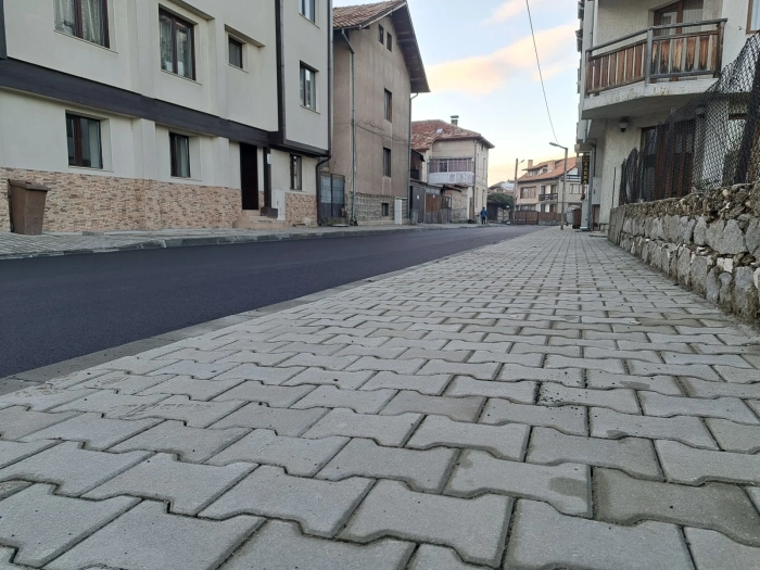 Банско посреща ски сезона с обновени улици, тротоари и паркинги