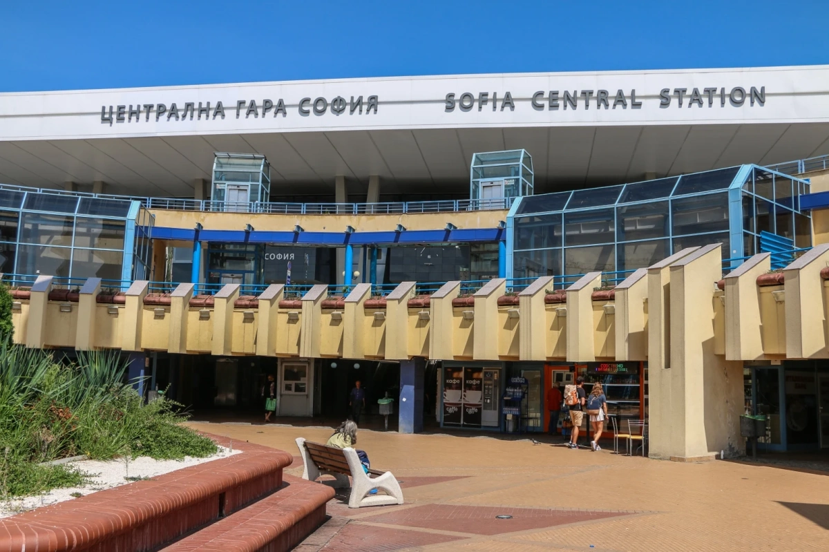 Допълнителни 13 100 места във влаковете ще осигури БДЖ за Коледа и Нова година