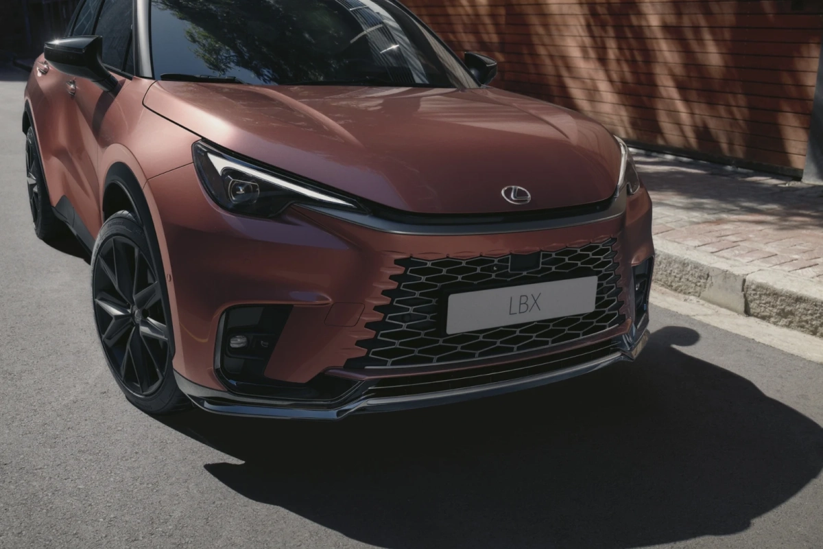 Световна премиера на новия Lexus LBX
