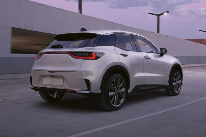 Световна премиера на новия Lexus LBX