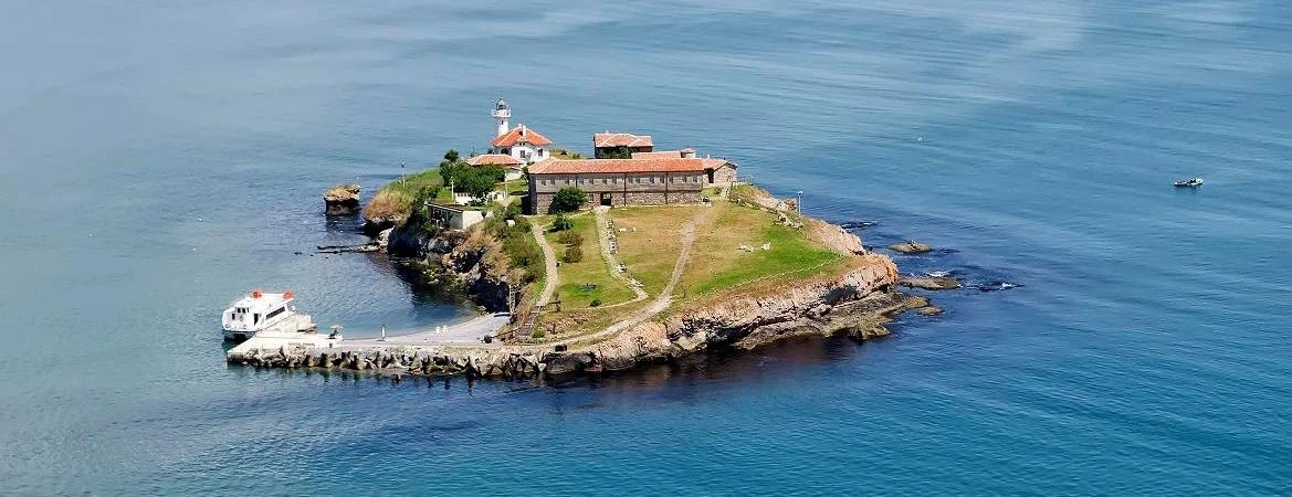 Островите в Черно море: Кактуси, змии и древна история