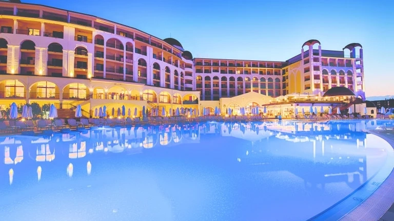 Alua Helios Bay и AluaSun Helios Beach наредиха Обзор до световни туристически дестинации