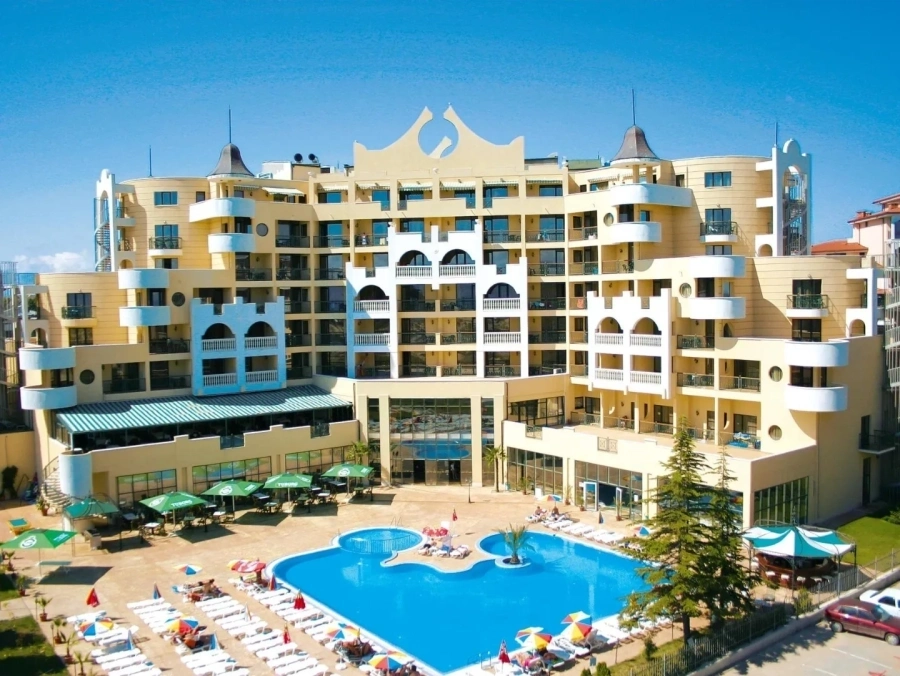 HI Hotels Imperial Resort в Слънчев бряг посреща българите до средата на октомври